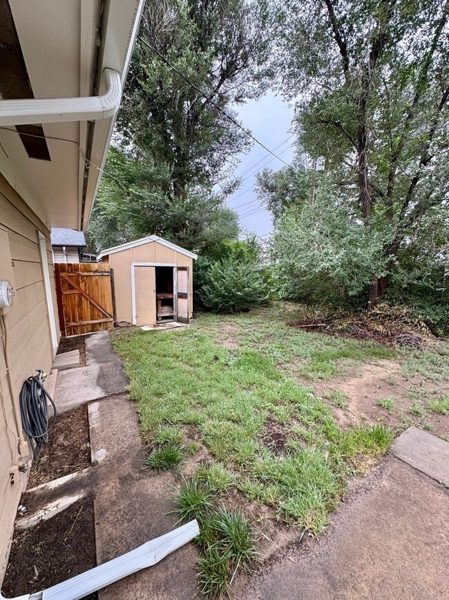 Building Photo - Adorable Rancher in Security-Widefield