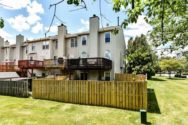 Building Photo - 21820 Leatherleaf Ct