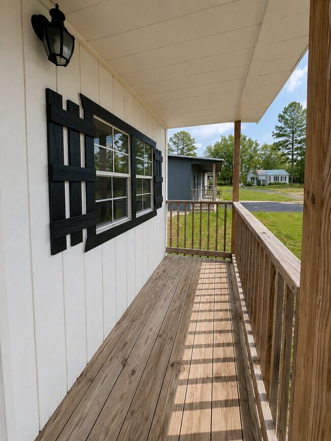 Building Photo - 153 Redbud Trl