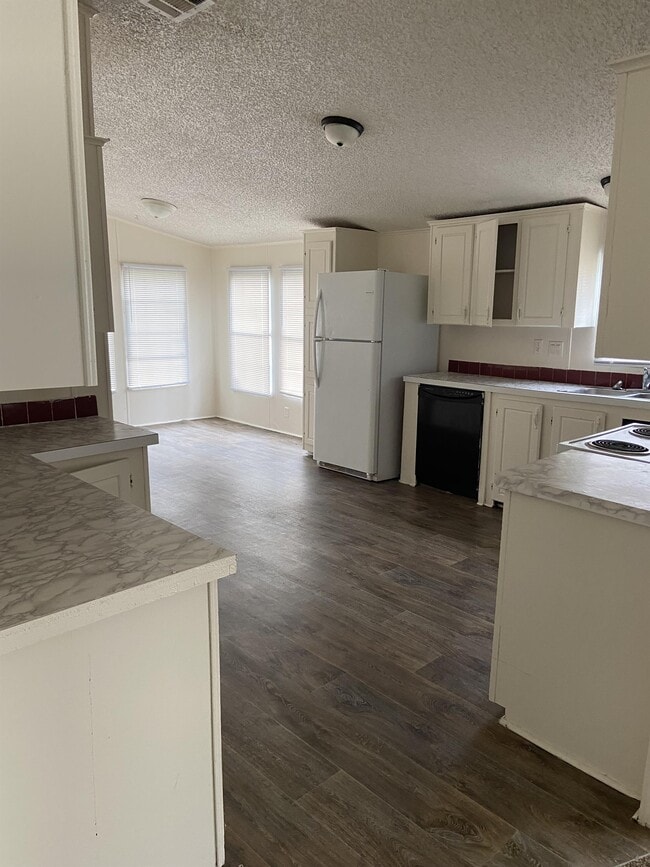 Building Photo - 4195 Bemiss Rd