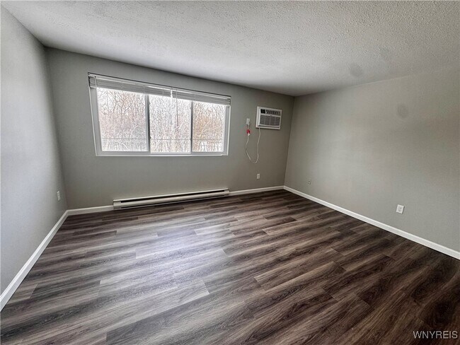 Building Photo - 9049 Zito Dr