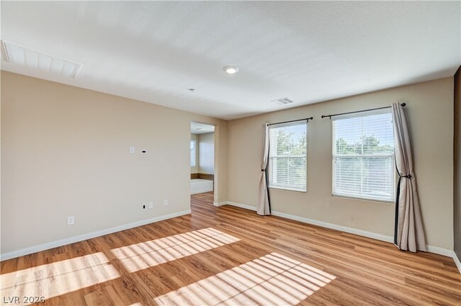 Building Photo - 2054 Waterlily View St