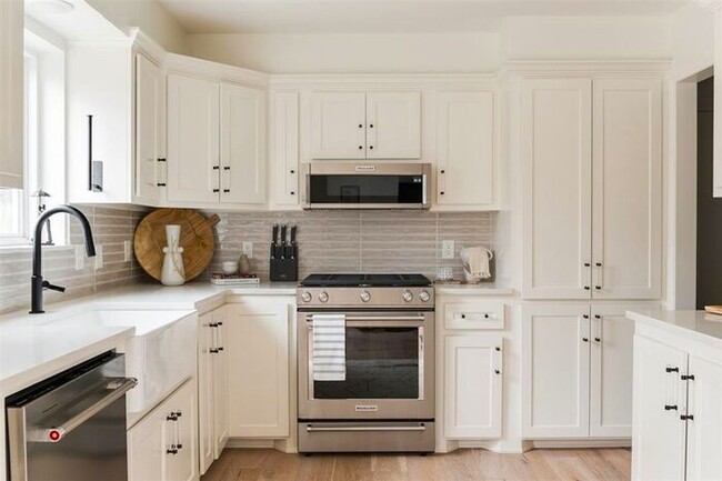 Building Photo - 4 Bedroom 2.5 Bath 2 Car Garage in Quail C...