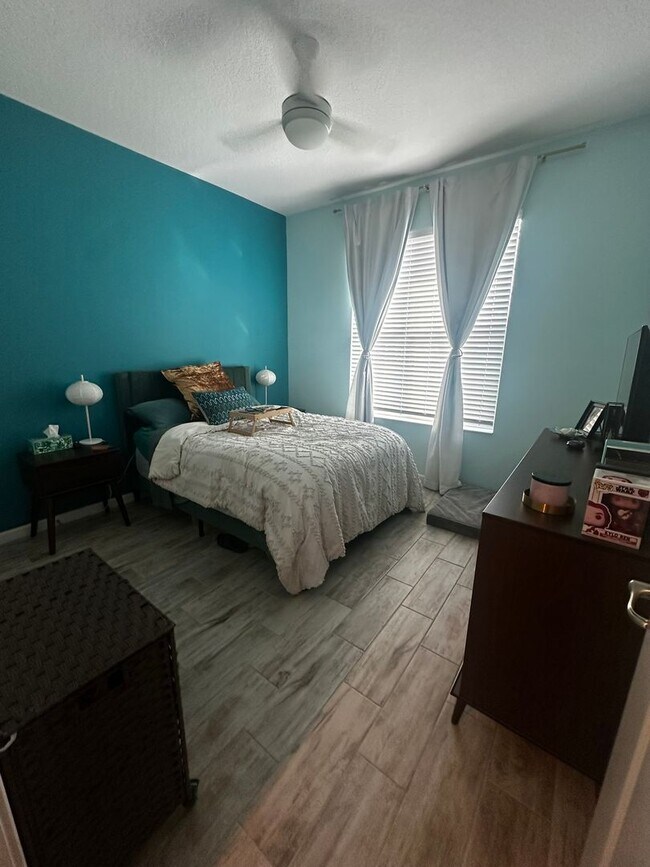 Building Photo - Welcome to this inviting 3/2 single family home located in Compass Landing