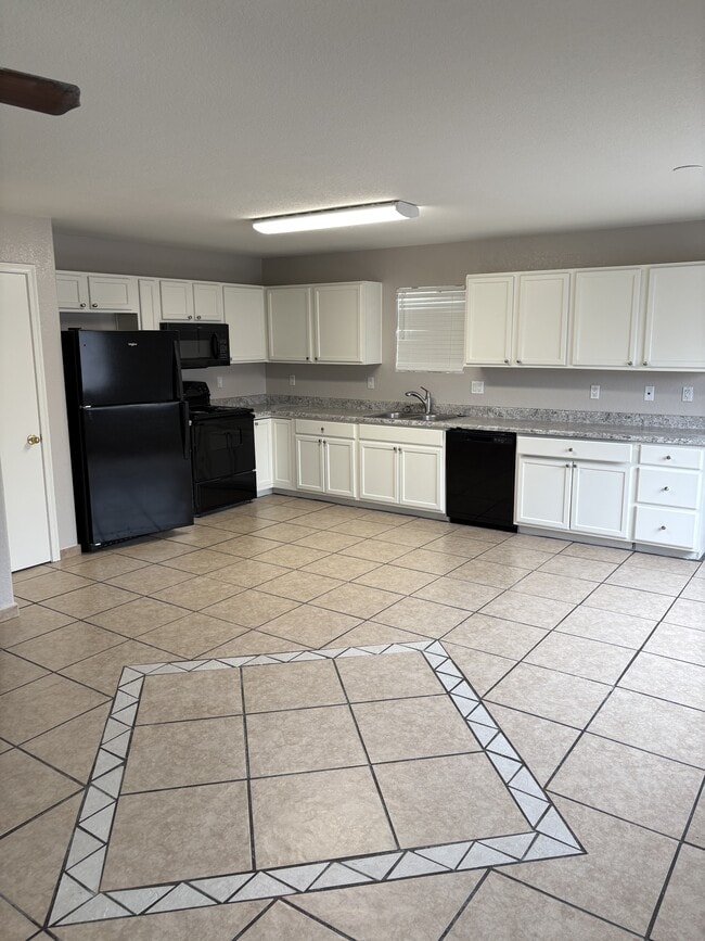 Building Photo - 2648 S 84th Gln