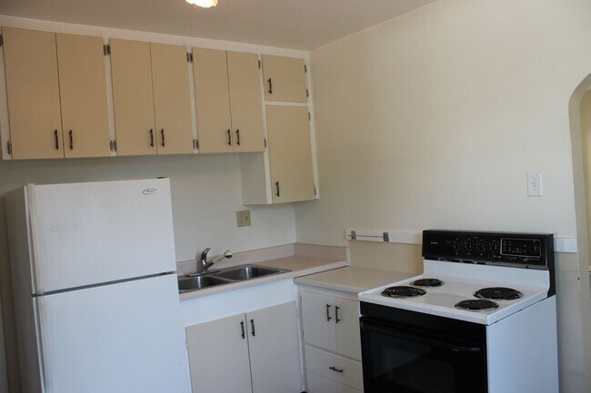 Building Photo - 1407 Danforth Ave