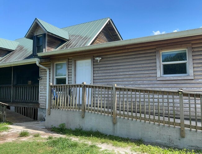 Building Photo - 6404 SW Woodham St