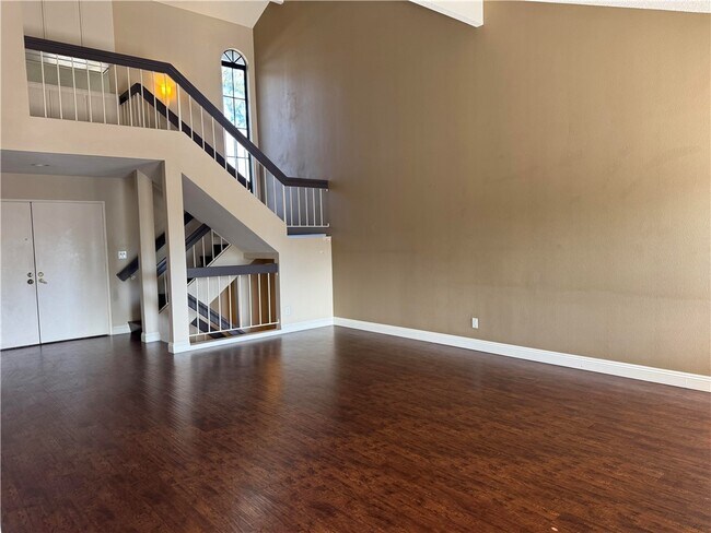 Building Photo - 2310 Applewood Cir