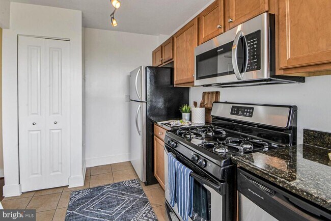 Building Photo - 1220 Blair Mill Rd