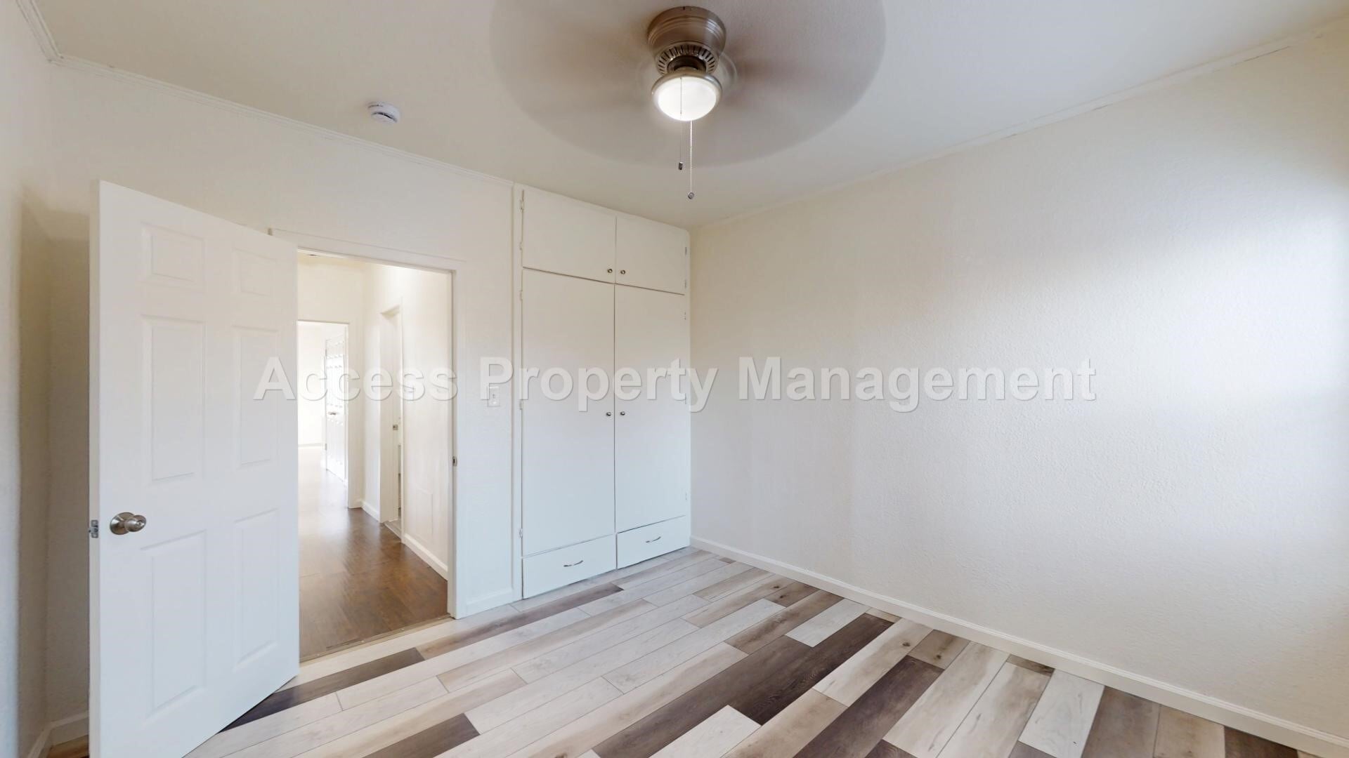 Building Photo - 21 E Walnut St