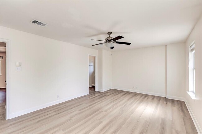 Building Photo - 8116 Forest Heights Ln