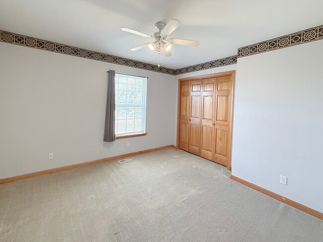 Building Photo - 1278 Knolls Ave S