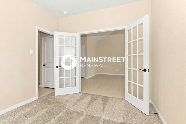 Building Photo - 4 Bedroom Pet-Friendly Home in Conroe, TX with Main Street Renewal