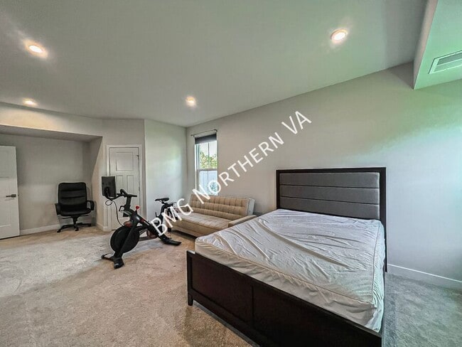 Building Photo - 7731 Blackburn Ridge Dr