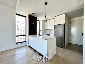 Building Photo - 635 4th Ave