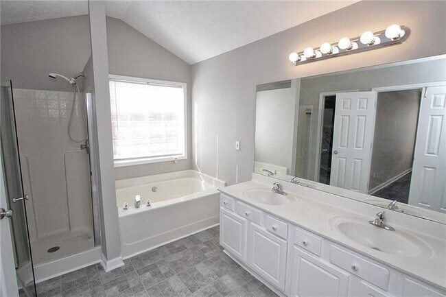 Building Photo - 2951 Belfaire Lake Dr