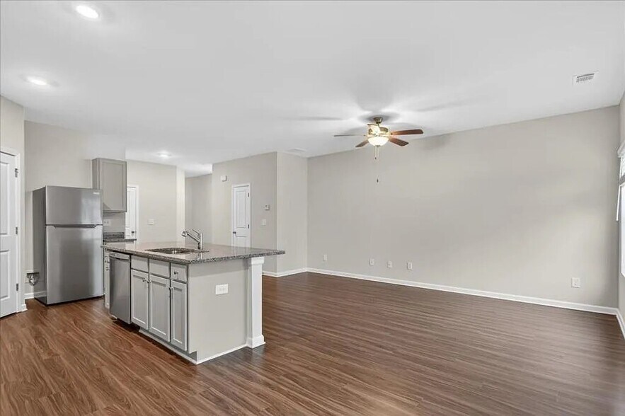 Building Photo - 109 Brexley Dr