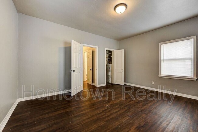 Building Photo - 506 E Harrison Ave