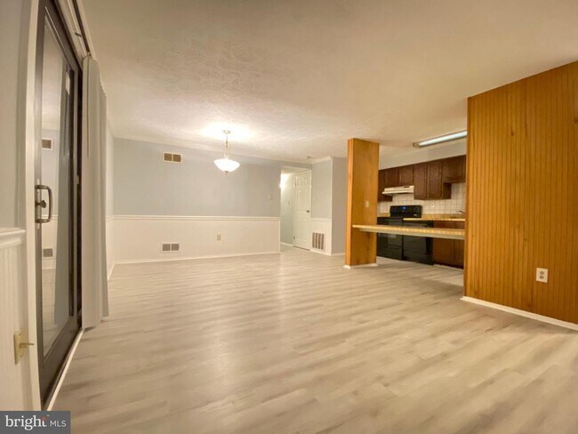 Building Photo - 751 Heather Ridge Dr