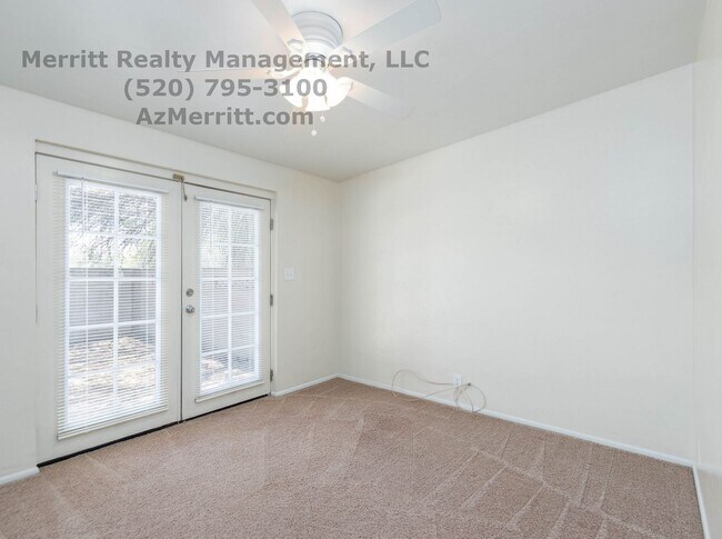 Building Photo - Spacious 3-Bedroom, 2-Bathroom Home Near U of A and Banner Health