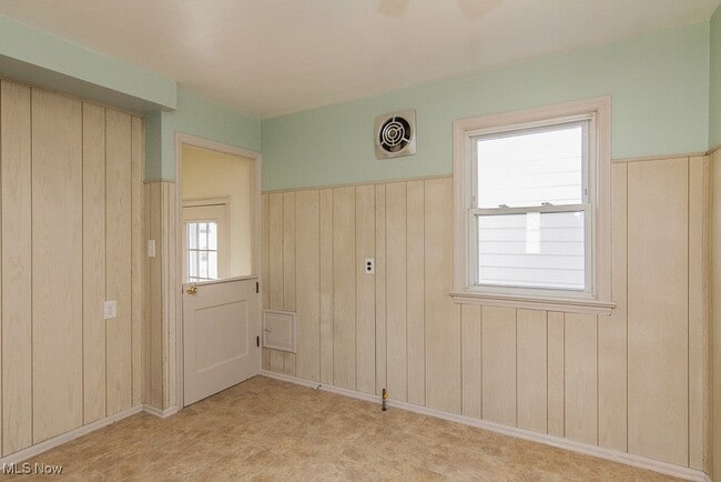 Building Photo - 15312 Benhoff Dr