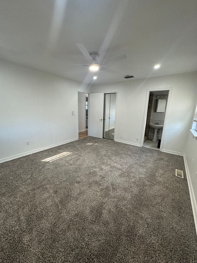Building Photo - 6520 Grove
