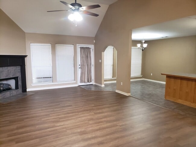 Building Photo - 9866 Asheville Dr