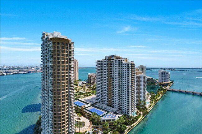 Building Photo - 465 Brickell Ave