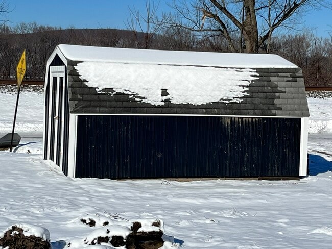Building Photo - Herndon Blue House