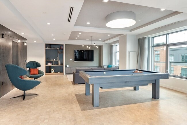 Building Photo - 375 Canal St