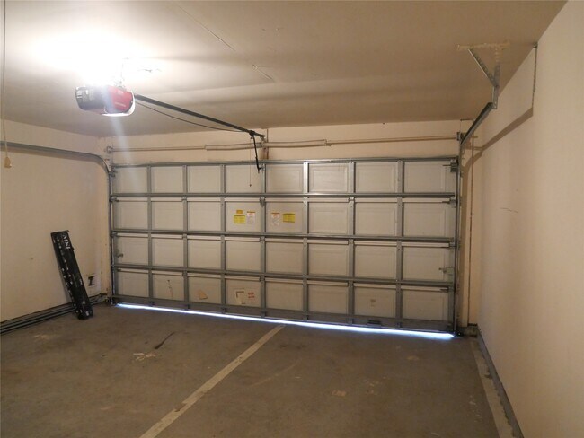 Building Photo - 2726 Heatherwind Ln