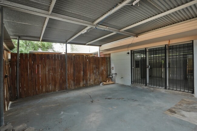 Building Photo - 8202 Fondren Rd