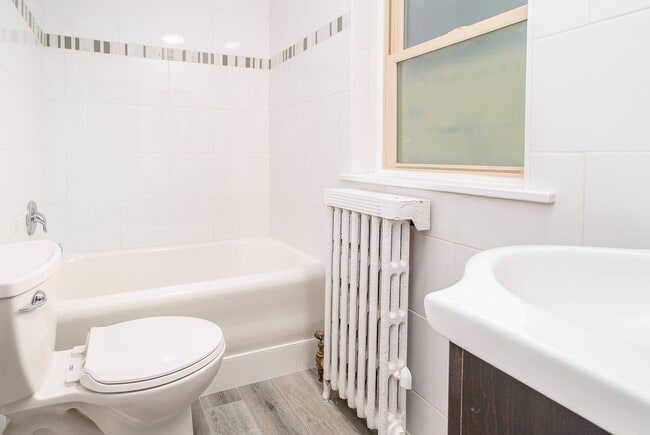 Interior Photo - 428-432 Park Blvd Apartments