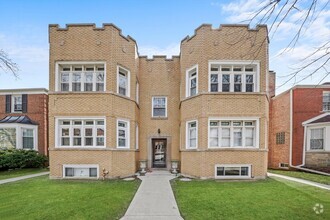 Building Photo - 2737 W Lunt Ave
