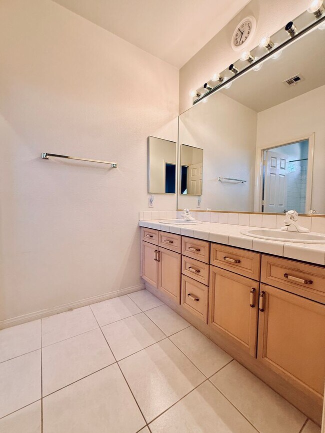Building Photo - Partially furnished-Lovely 5 bedroom, 3 bath home in Legacy Master Series Community! $500 off fir...