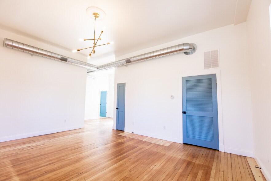 Building Photo - 226 45th St