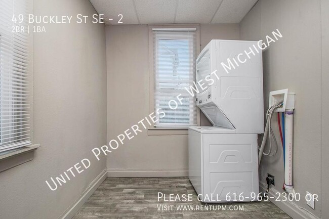 Building Photo - Available Now | 2 Bed, 1 Bath Upper Level ...