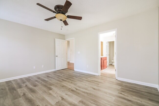 Building Photo - 2217 Hatton Way