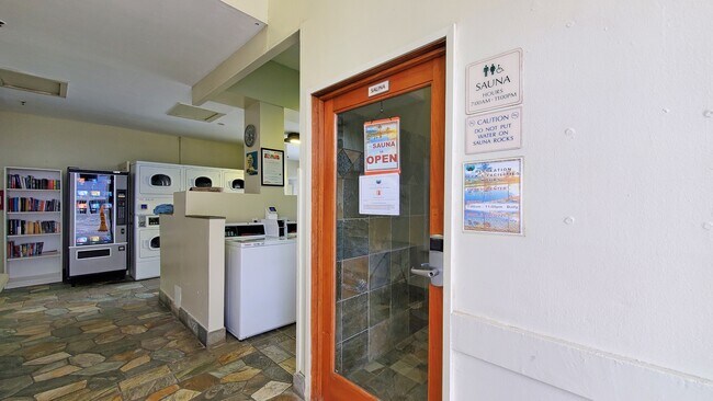 Building Photo - 445 Seaside Ave