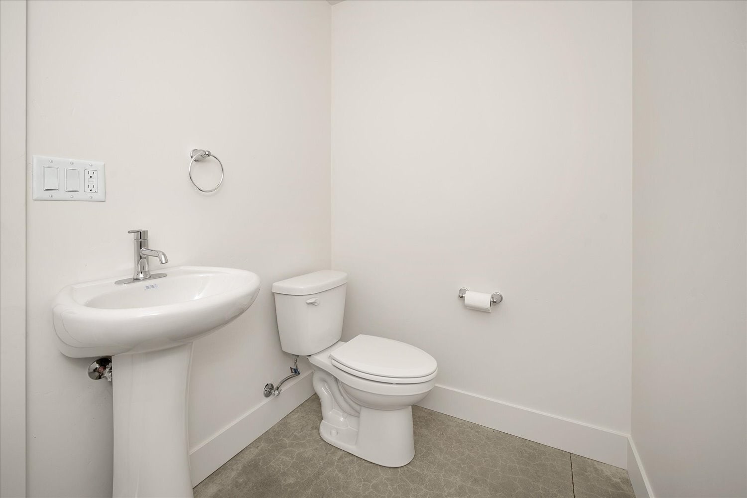 Building Photo - 3201 E 30th Ave