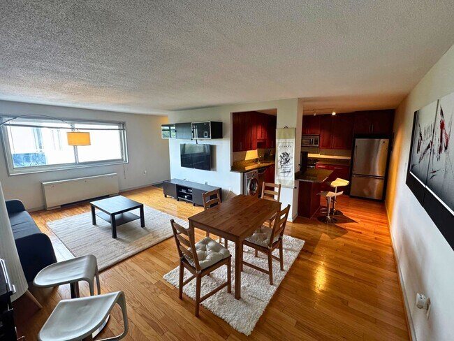 Building Photo - Welcome to Takoma Overlook! Furnished 1br 1ba condo