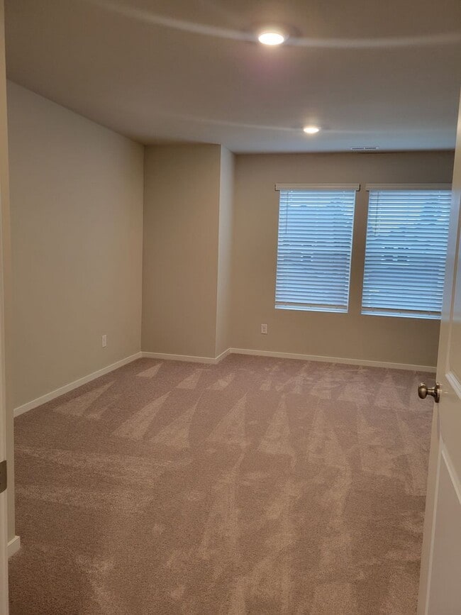 Building Photo - Beautiful, brand new 4 bedroom for Rent Now!