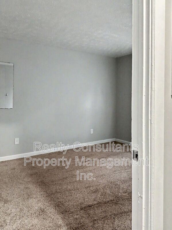 Building Photo - 200 Bull Run St