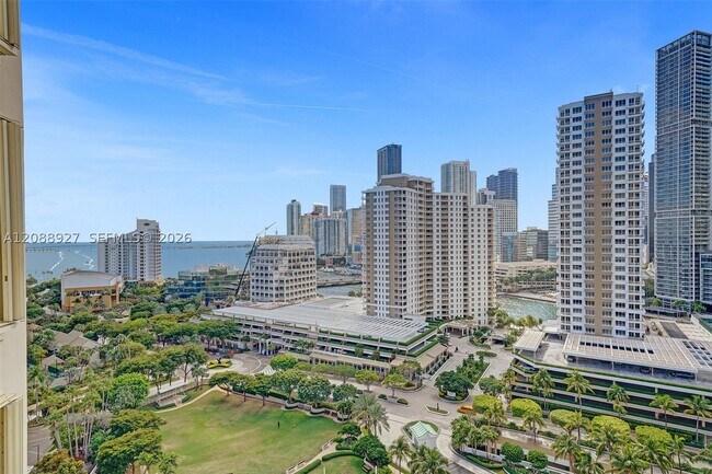 Building Photo - 888 Brickell Key Dr