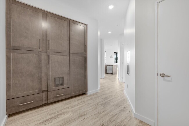 Building Photo - 19 Day St