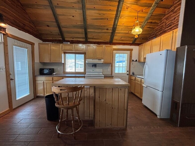 Building Photo - 162 Trail Dr