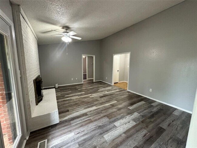 Building Photo - 3628 Peregrine Dr