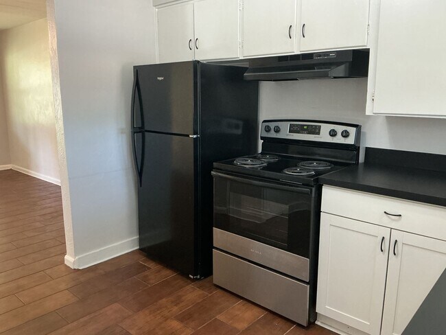 Building Photo - Shaw - 210/212 Allamanda