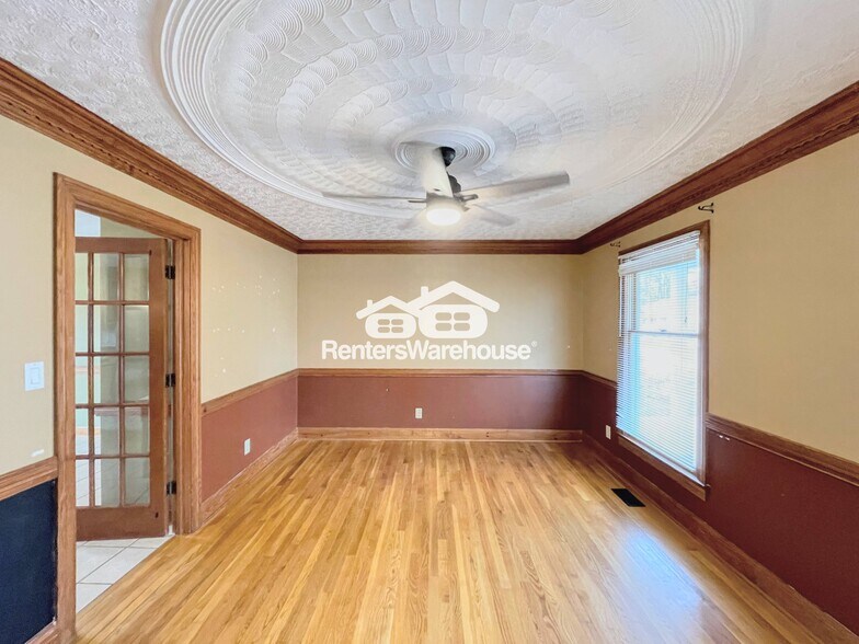 Building Photo - 344 Cedar Ln