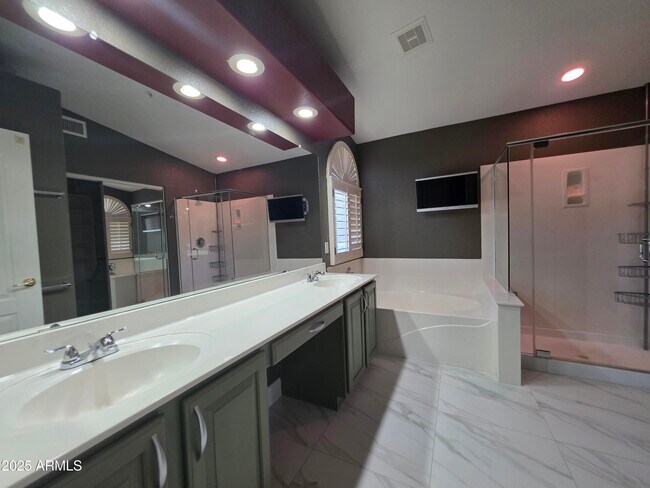 Building Photo - 9705 E Friess Dr